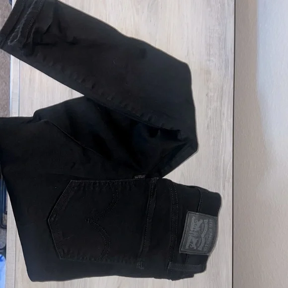 Levi’s skinny jeans - Picture 3 of 3